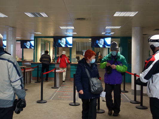 Schermo LCD a Madonna di Campiglio (Cassa 5 Laghi)